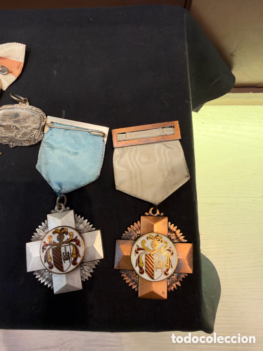 Vintage: Lote de medallas y distintivos - Foto 4