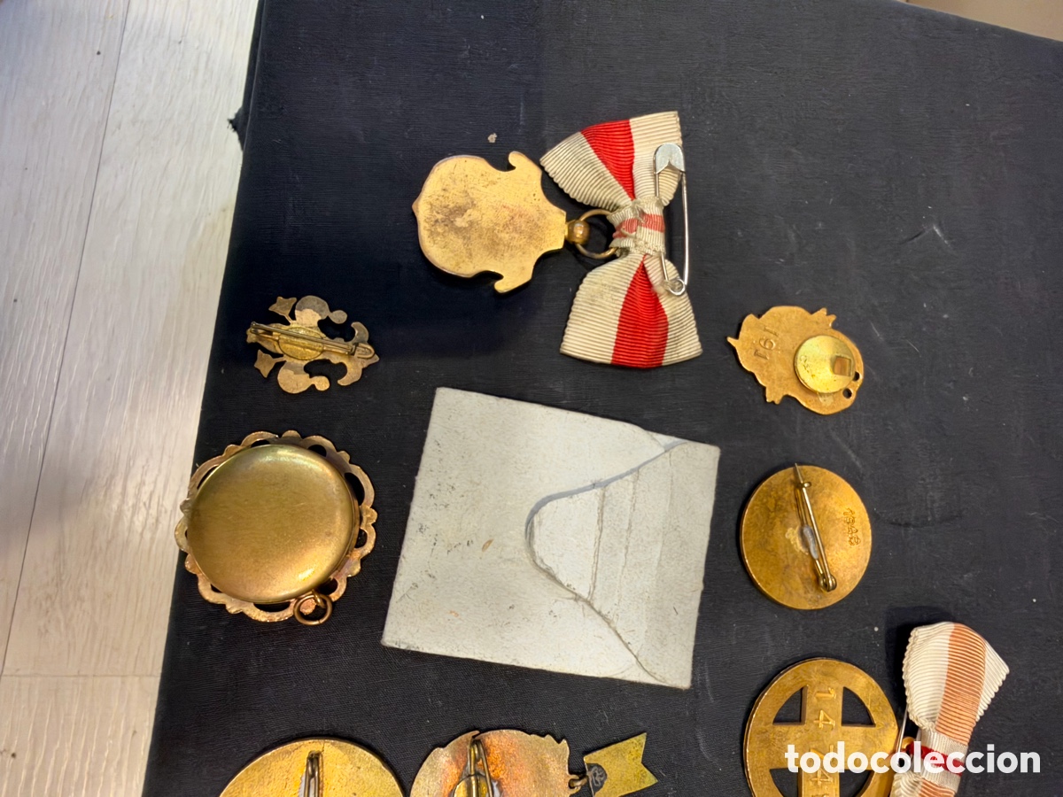 Vintage: Lote de medallas y distintivos - Foto 6