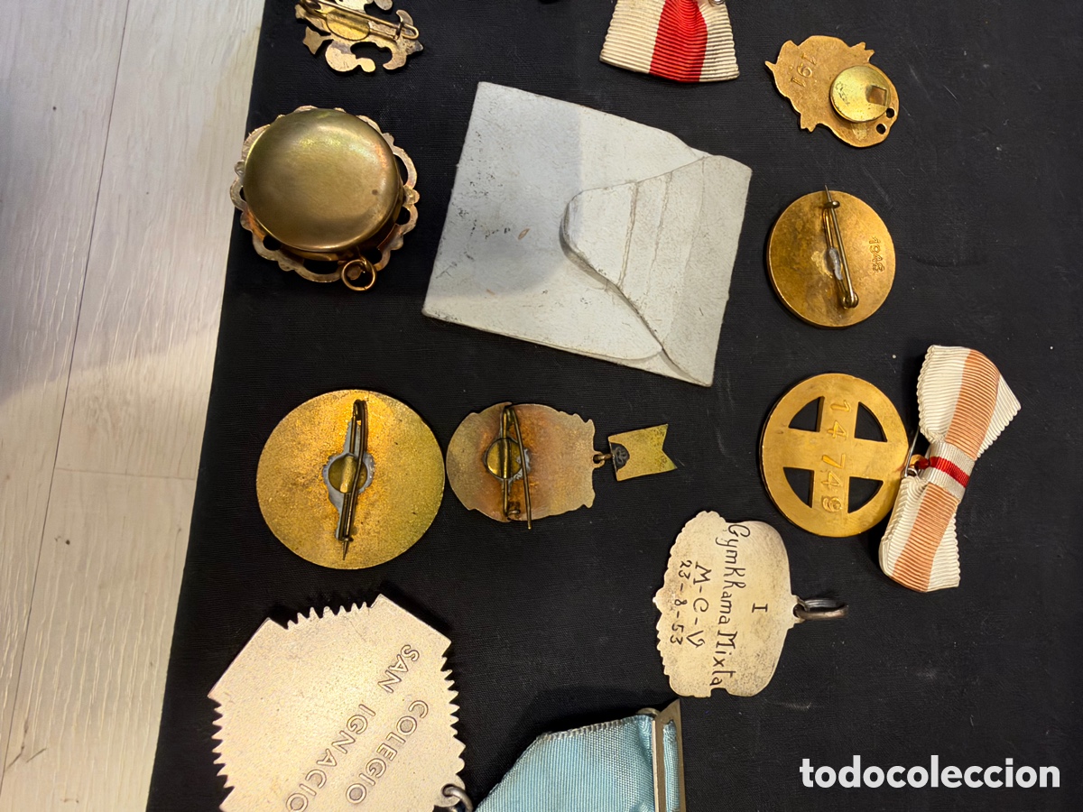 Vintage: Lote de medallas y distintivos - Foto 7