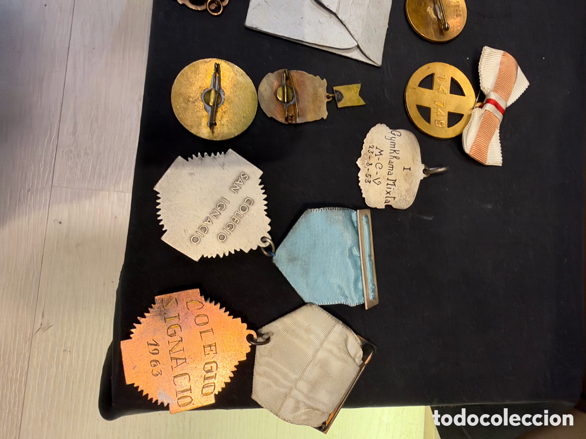 Vintage: Lote de medallas y distintivos - Foto 8