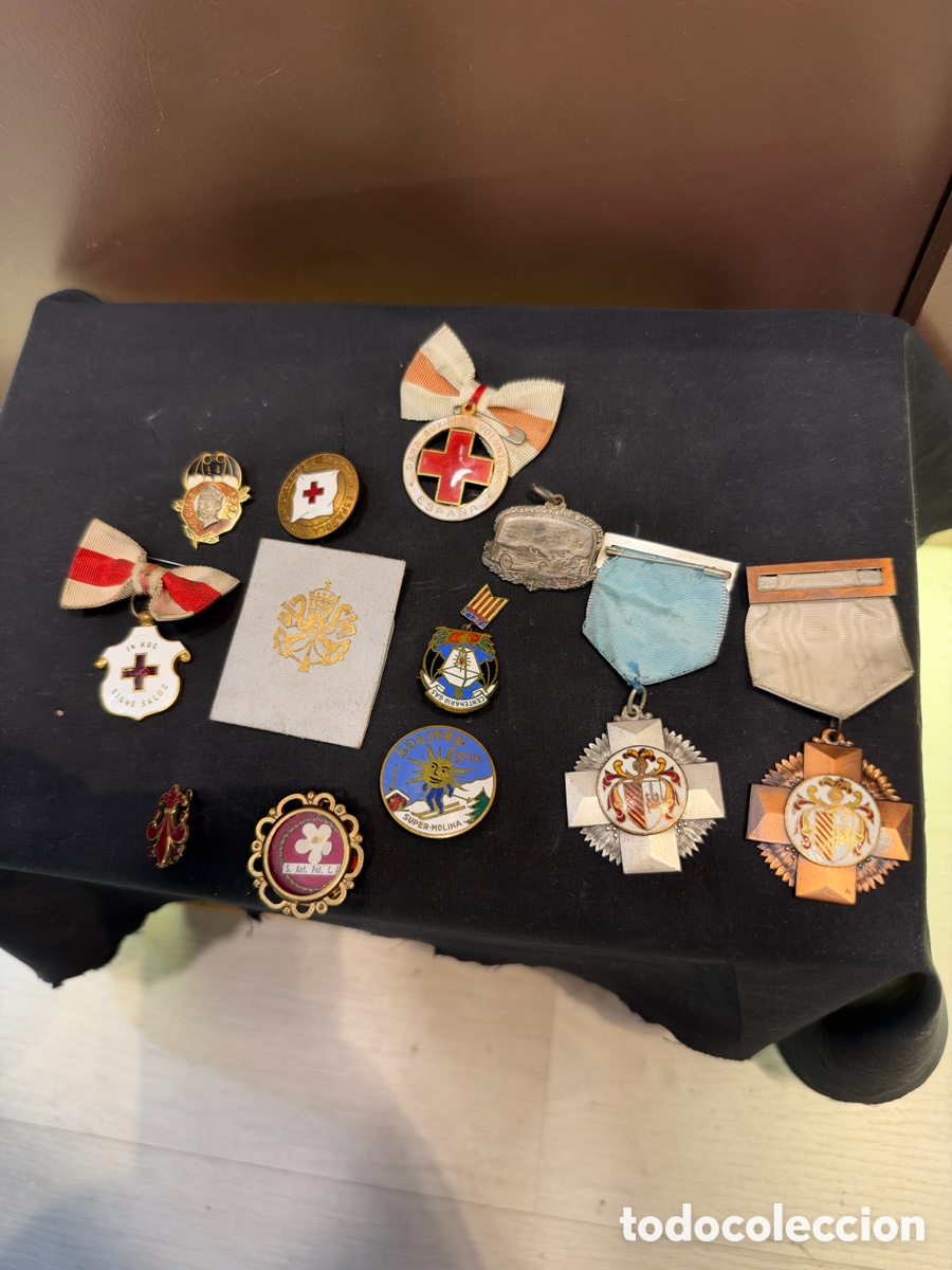Vintage: Lote de medallas y distintivos