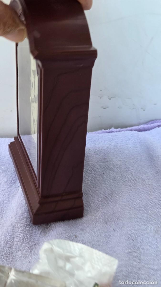 Vintage: reloj de madera actual - Foto 3