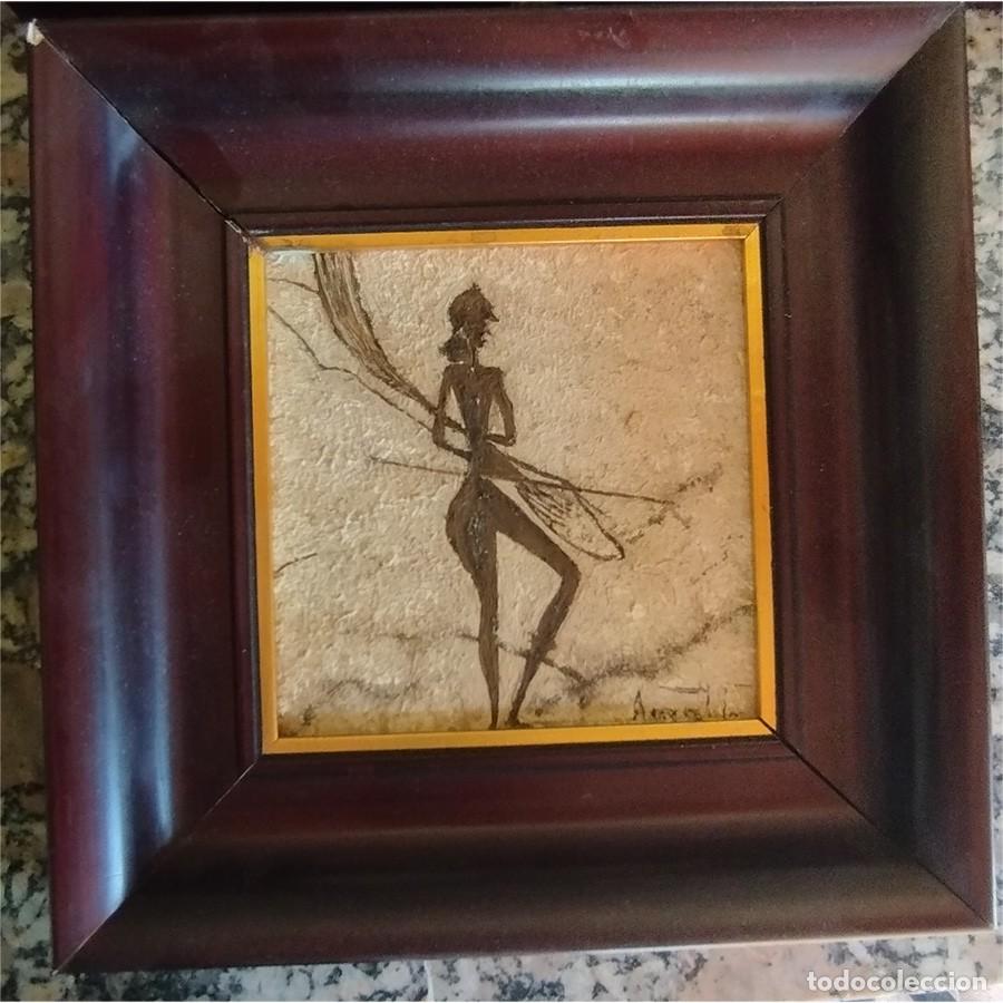 Vintage: CAZADOR INDIGENA CUADRO SOBRE TABLA CON FIRMA MIDE 21,5 CM DE LADO