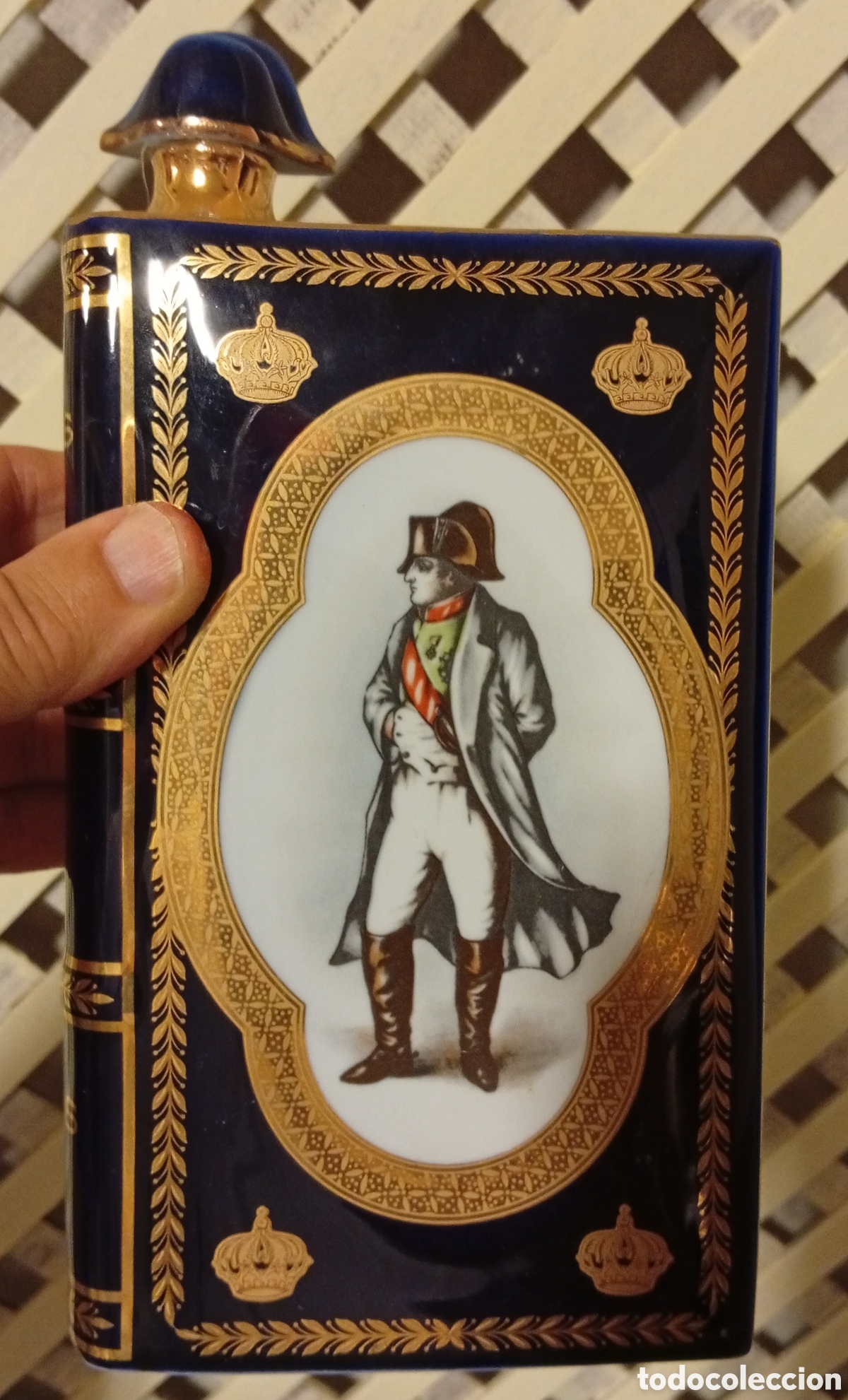 Vintage: Preciosa botella vac&iacute;a de colecci&oacute;n de decorativa porcelana Limoges emperador Napole&oacute;n