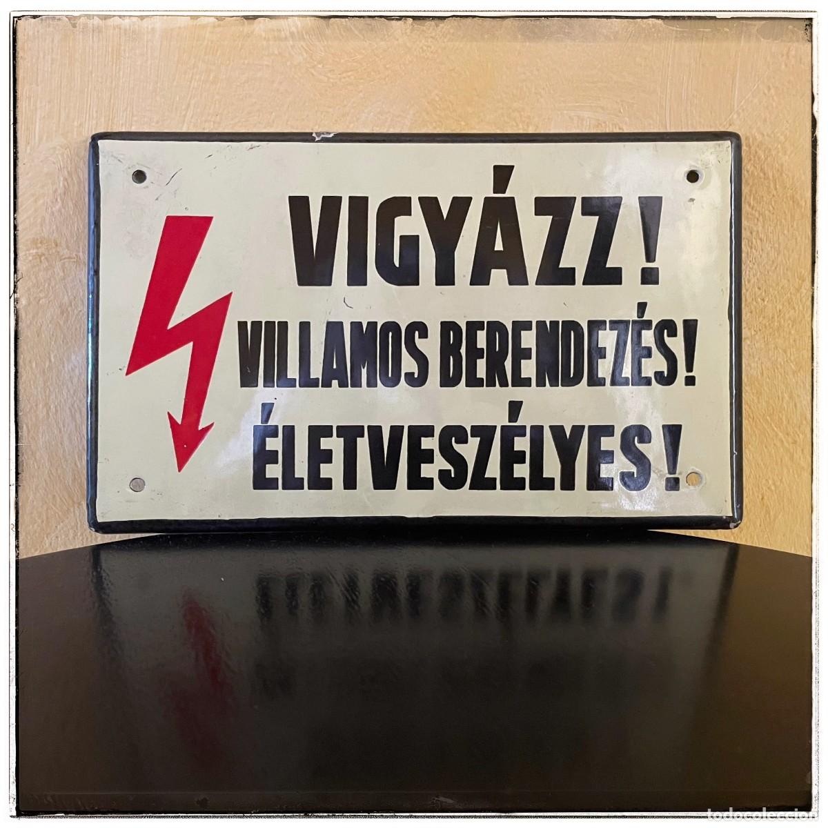 Vintage: Cartel de peligro vintage h&uacute;ngaro