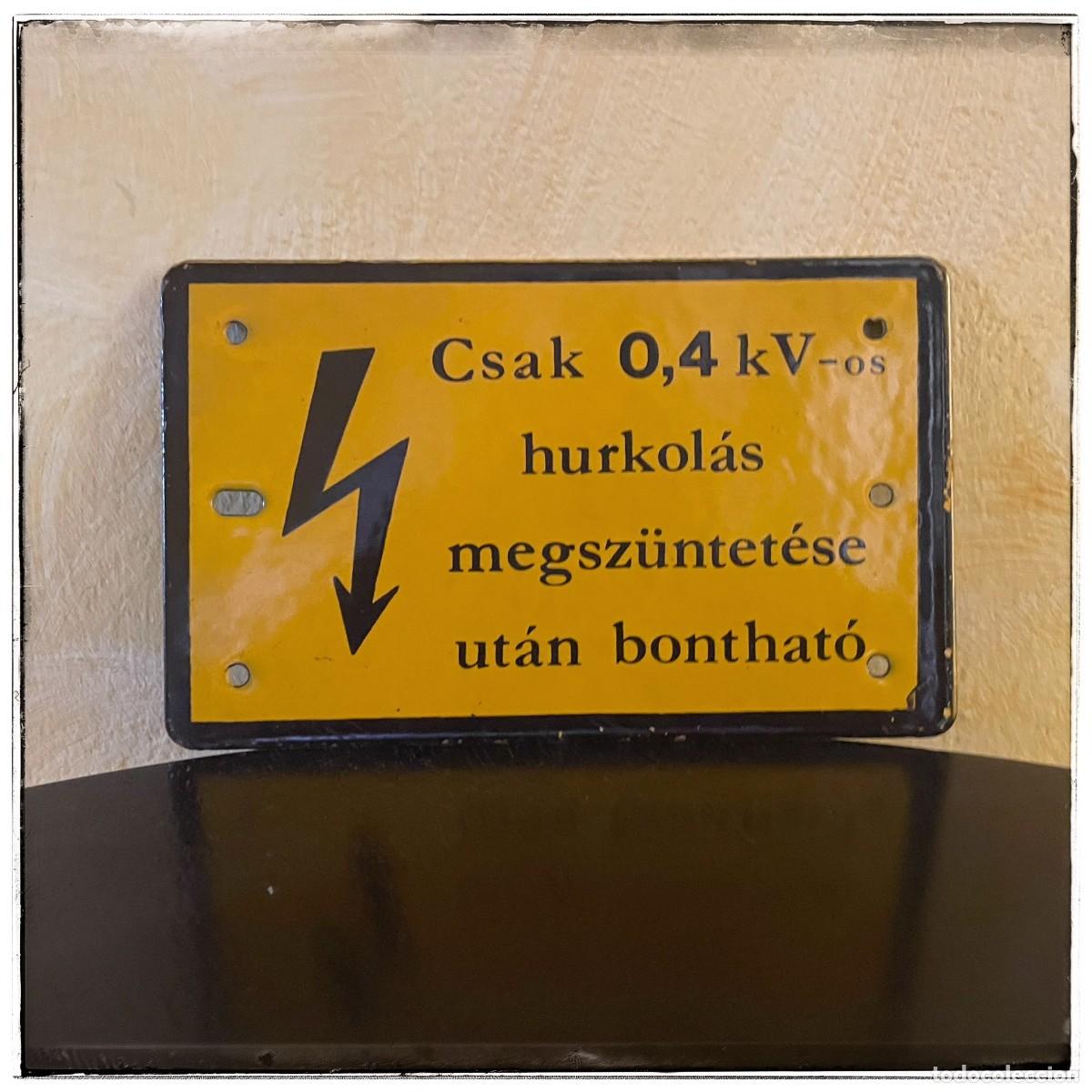 Vintage: Cartel de &rdquo;peligro&rdquo;, vintage, Hungr&iacute;a