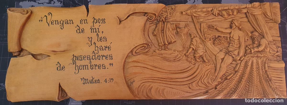 Vintage: Cuadro religioso en madera tallada.