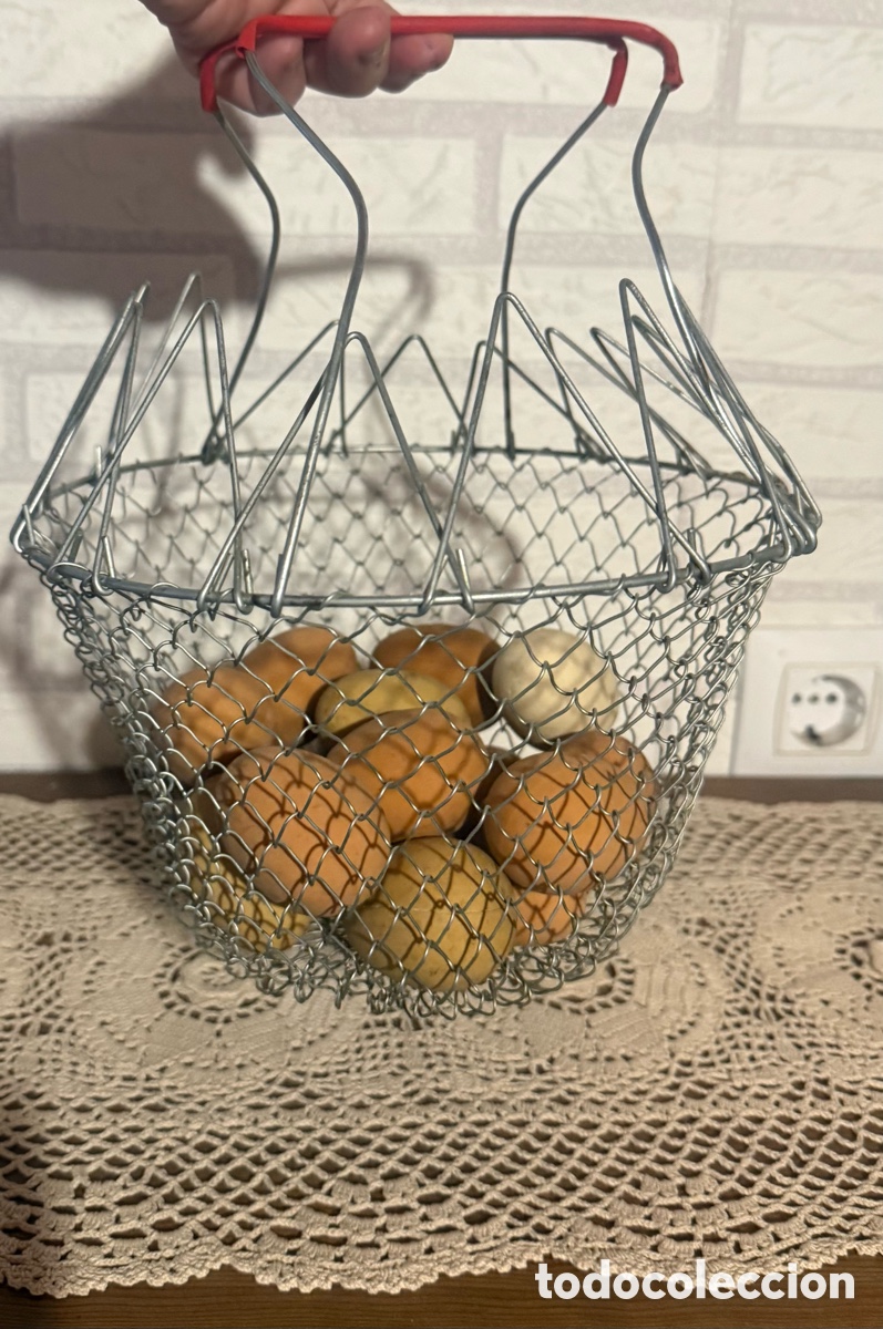 Vintage: Huevera plegable vintage para colgar, muy decorativa.