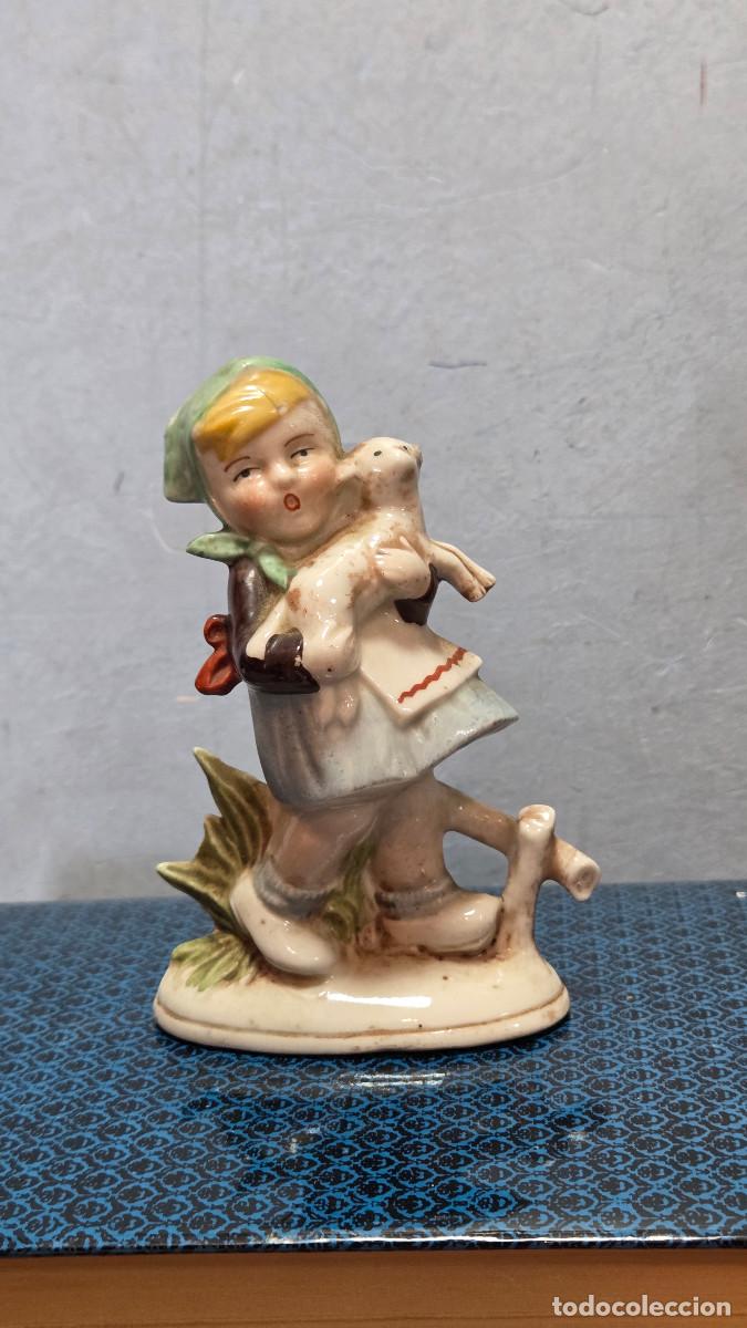 Vintage: figuras de ni&ntilde;os de porcelana biscuit - Foto 1
