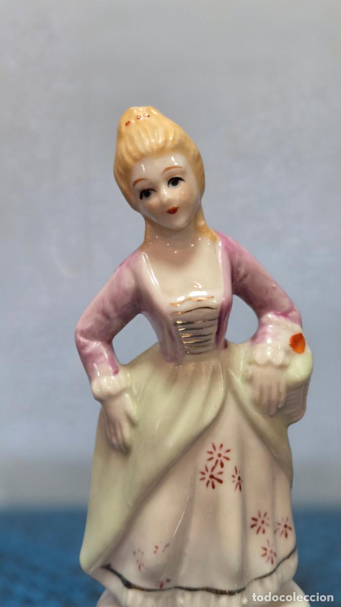 Vintage: figuras de mujer de porcelana biscuit - Foto 2