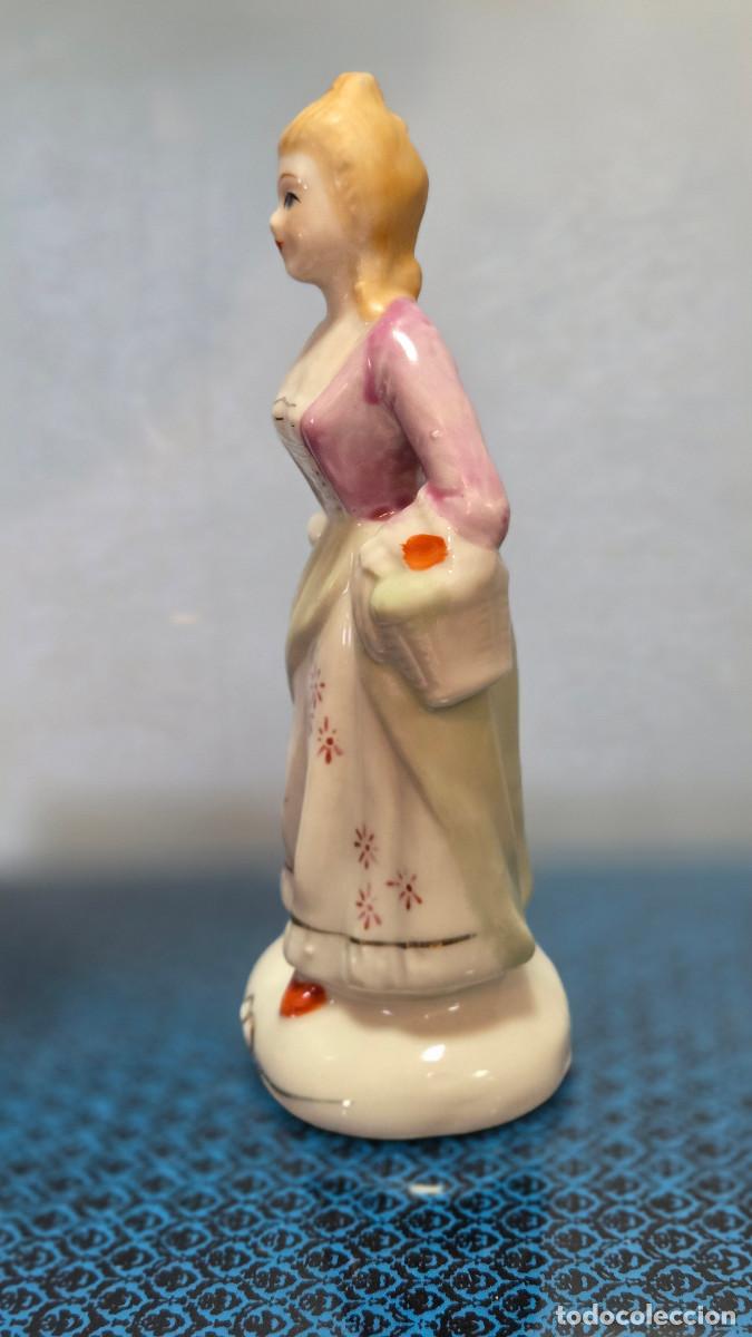 Vintage: figuras de mujer de porcelana biscuit - Foto 4