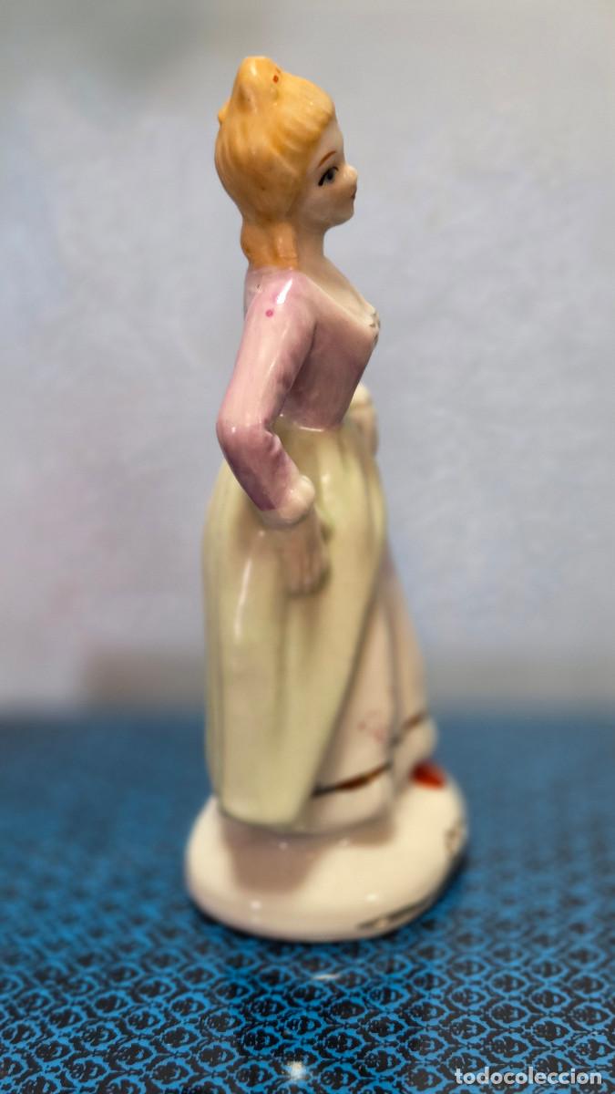 Vintage: figuras de mujer de porcelana biscuit - Foto 6