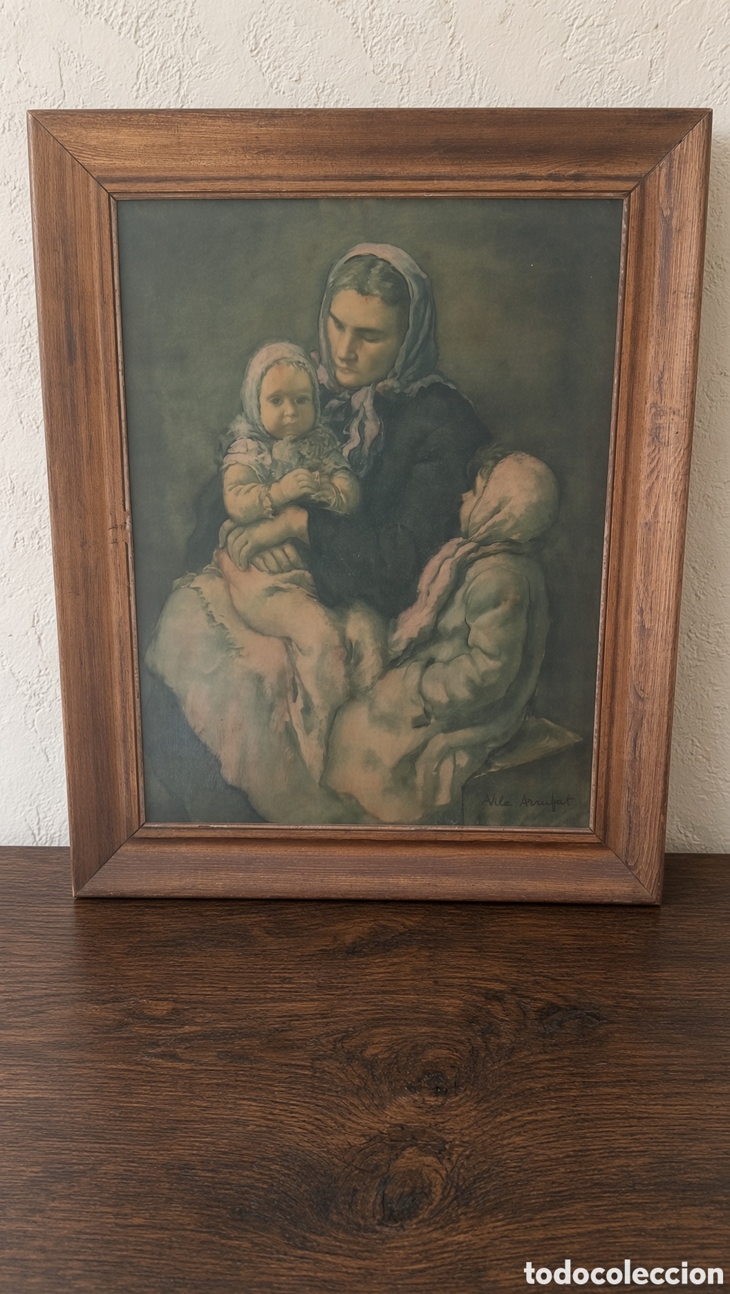 Vintage: Cuadro decorativo antiguo, madre con dos ni&ntilde;os, en marco de madera
