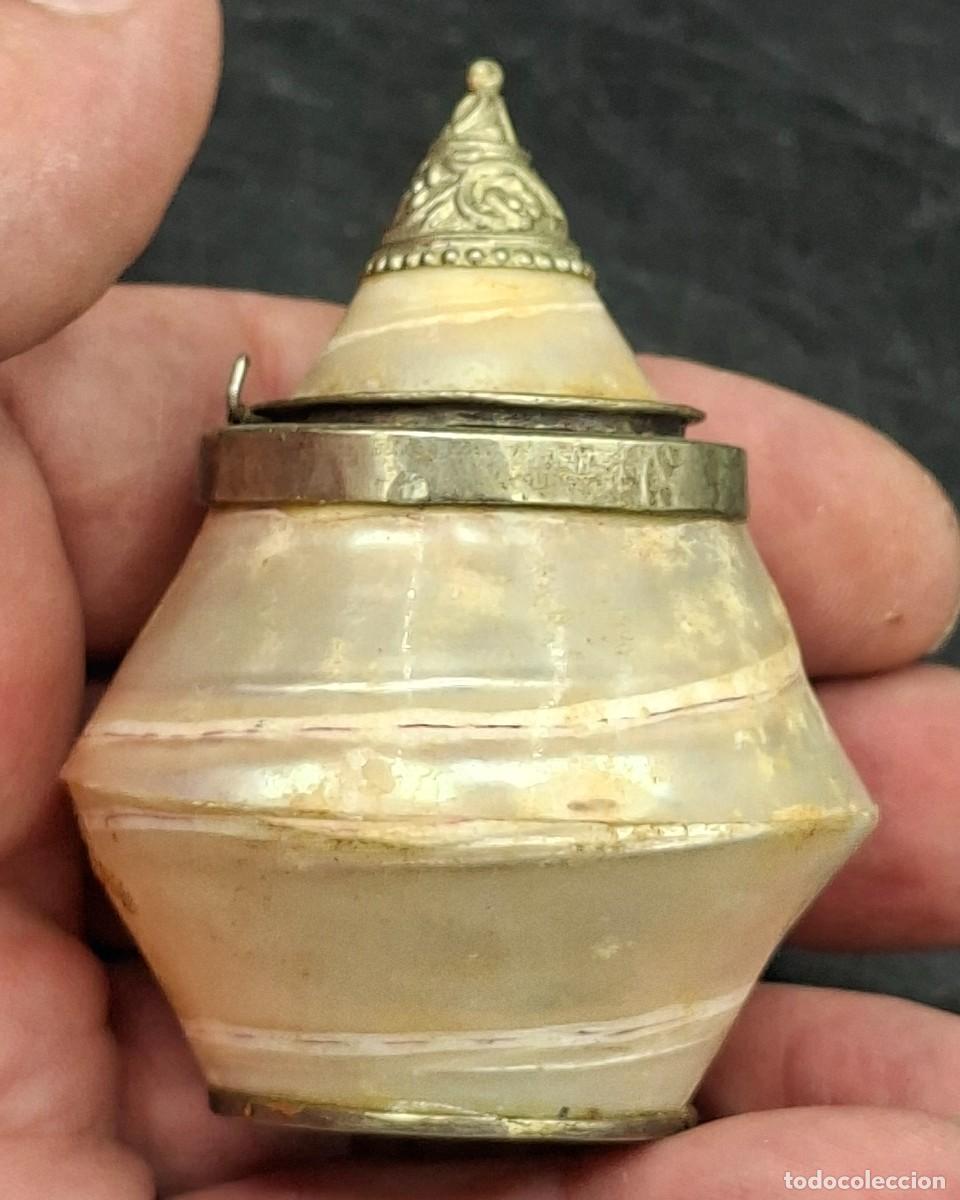 Vintage: Tabaquera o pastillero de madreperla y metal