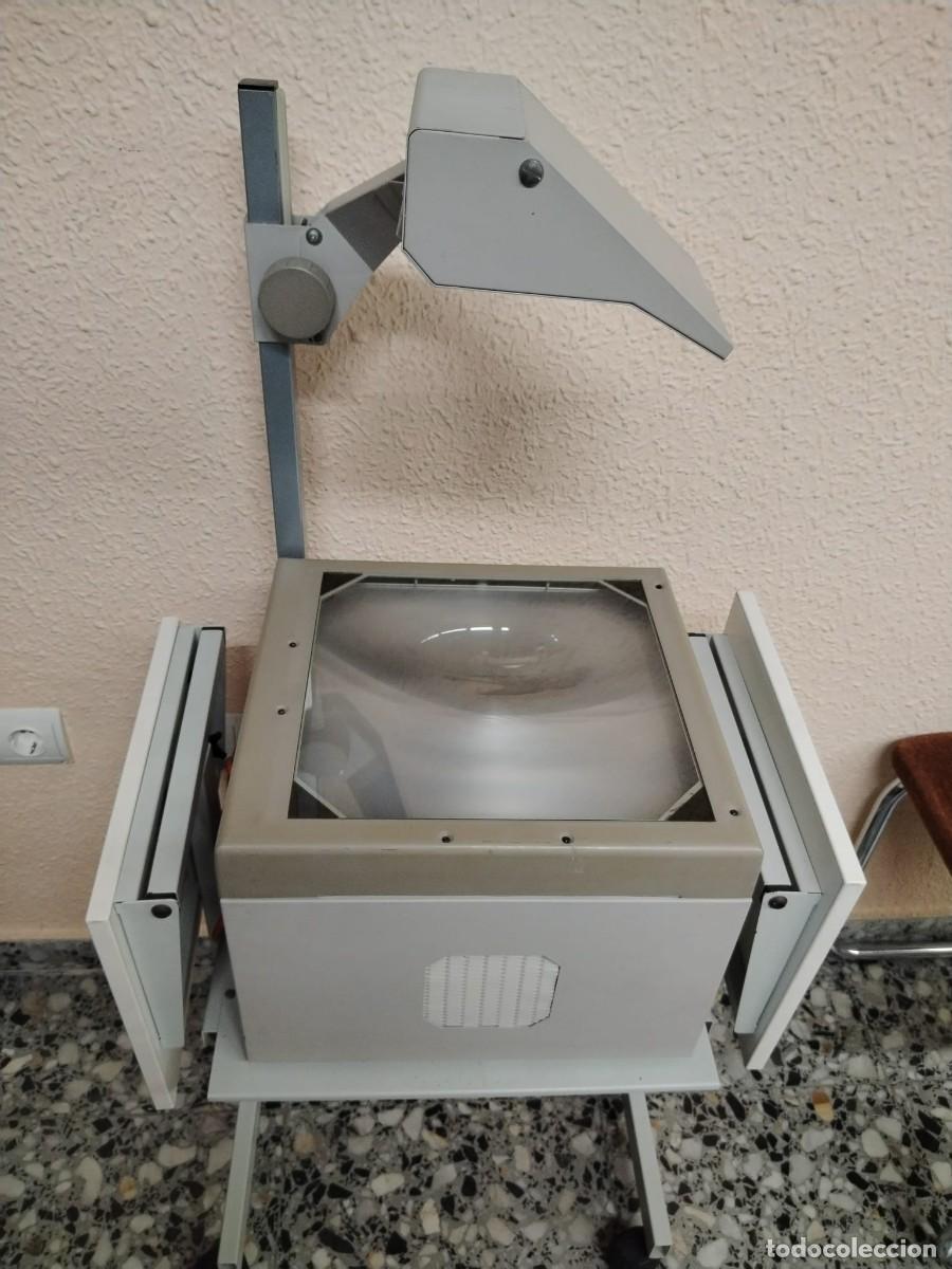 Vintage: Retroproyector VEGA 250 XLS