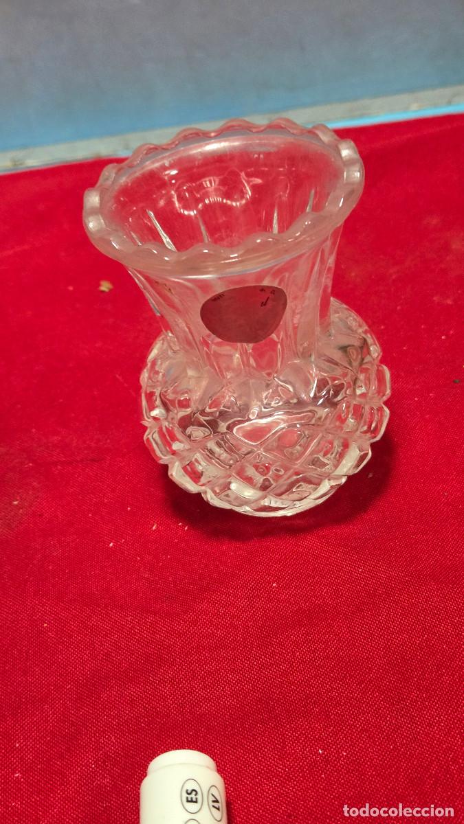 Vintage: peque&ntilde;o jarron de cristal