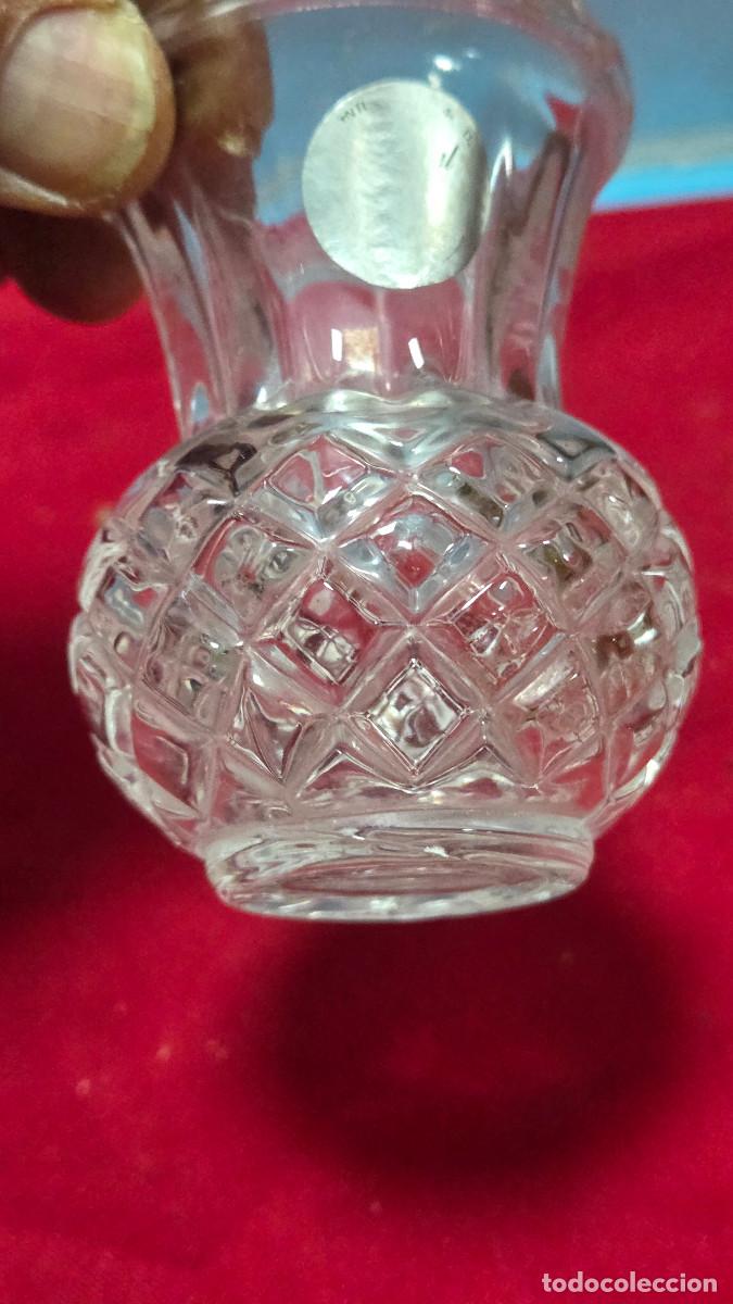 Vintage: peque&ntilde;o jarron de cristal - Foto 3