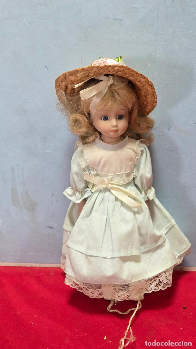 Vintage: mu&ntilde;eca de coleccion de porcelana