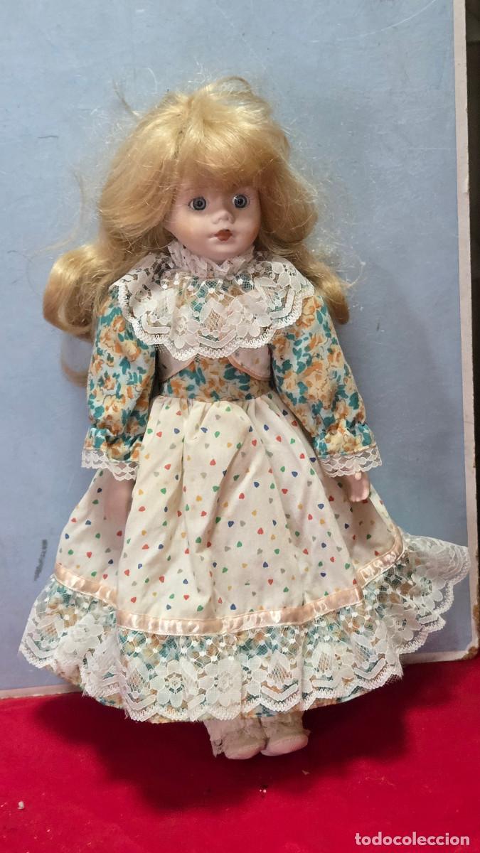 Vintage: mu&ntilde;eca de coleccion de porcelana