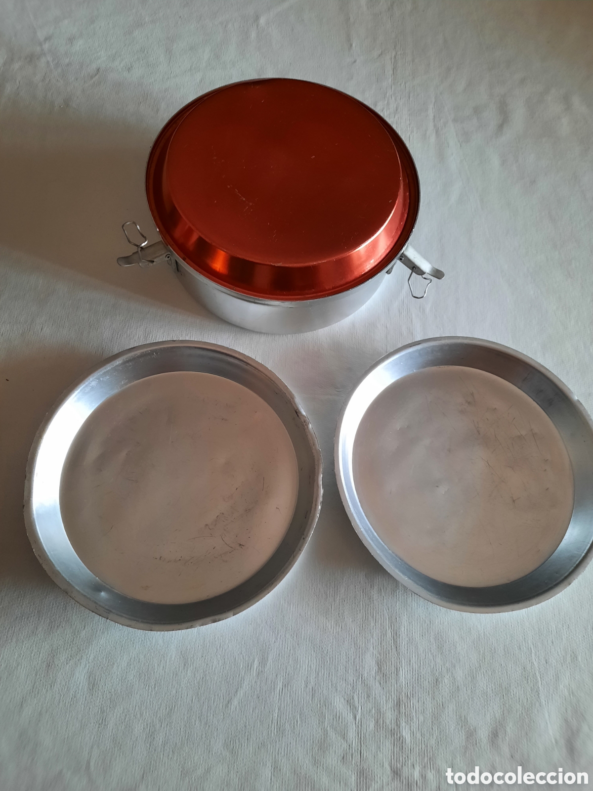 Vintage: Fiambrera de aluminio con dos platos interiores, de 21,5 cm de di&aacute;metro