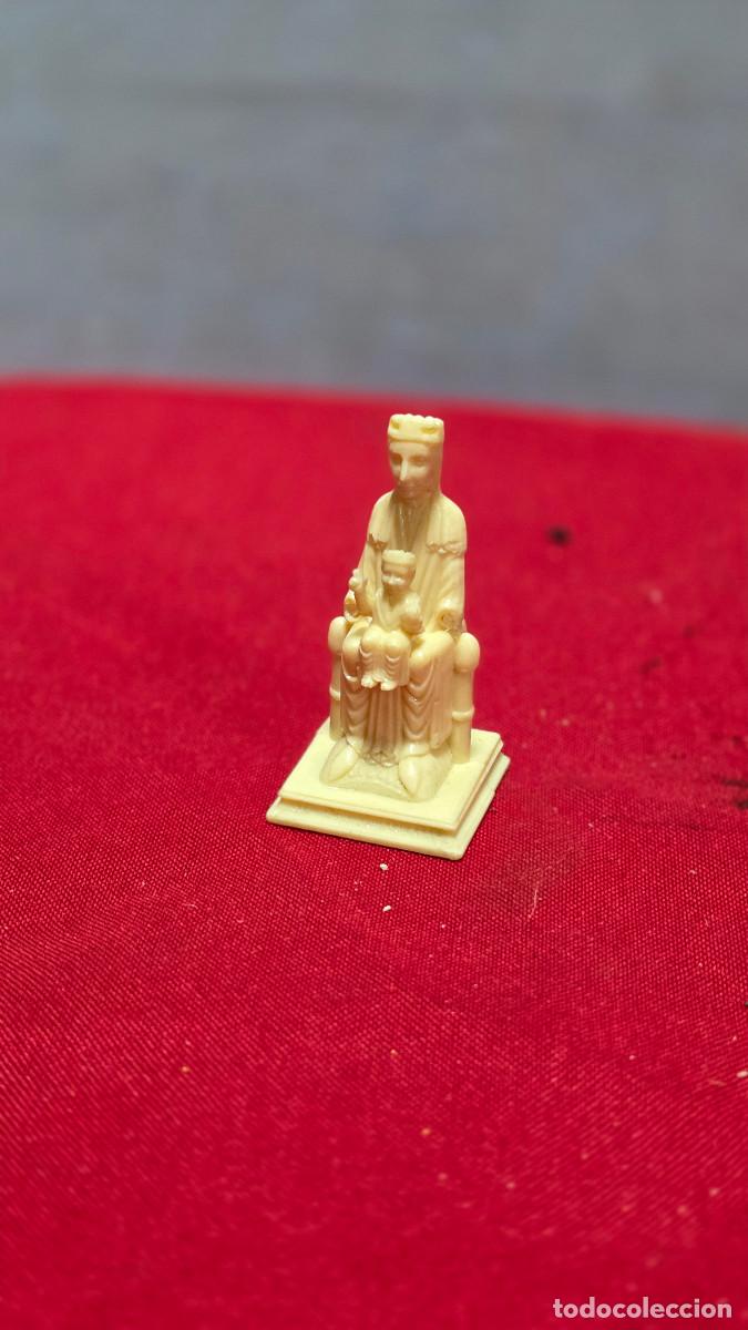 Vintage: figura de virgen de monserat