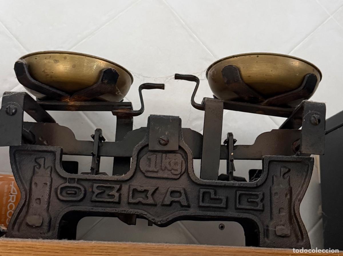 Vintage: Balanza antigua con pesas