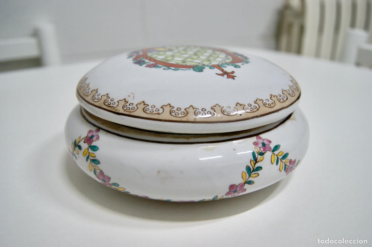 Vintage: Caja en blanco con flores y cenefas - Foto 8