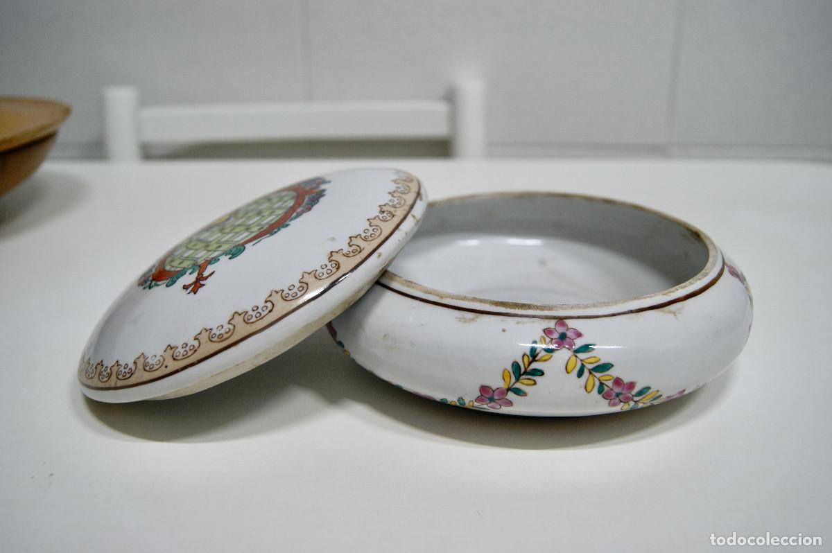 Vintage: Caja en blanco con flores y cenefas - Foto 10