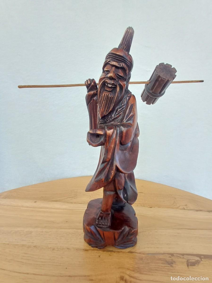 Vintage: Figura asi&aacute;tica esculpida en madera