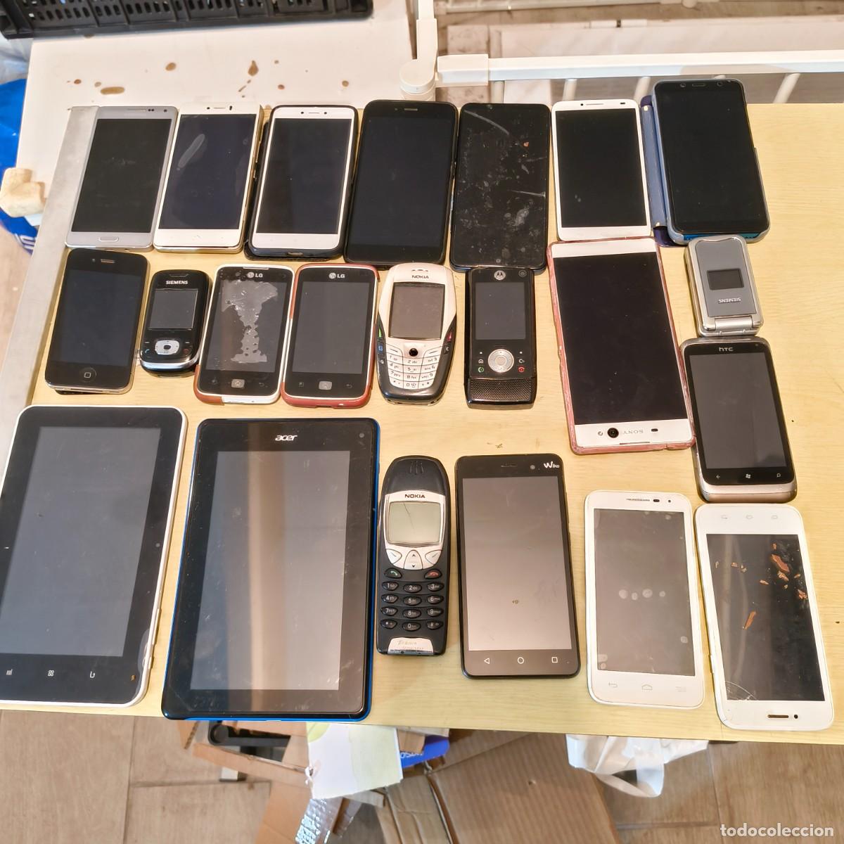 Vintage: Lote de m&oacute;viles antiguos y 2 tablets para piezas &ndash; Nokia, Siemens, LG
