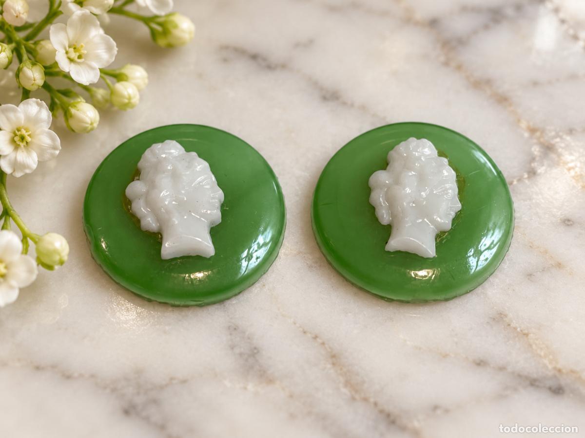 Vintage: Camafeos de cristal verde vintage, a&ntilde;os 20.