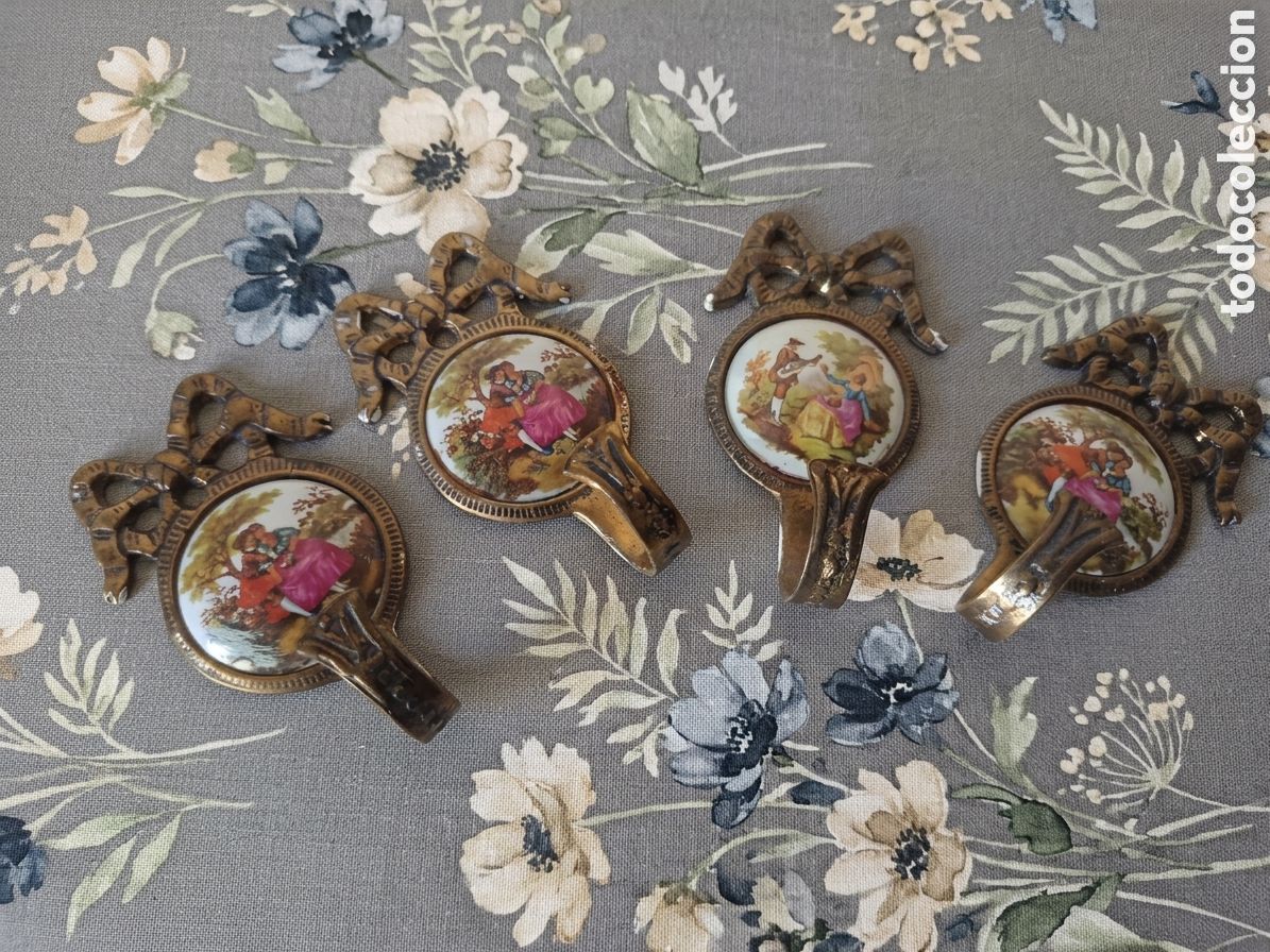 Vintage: 4 COLGADORES ALZAPA&Ntilde;OS CORTINA LAT&Oacute;N Y PORCELANA ESCENA FRAGONARD