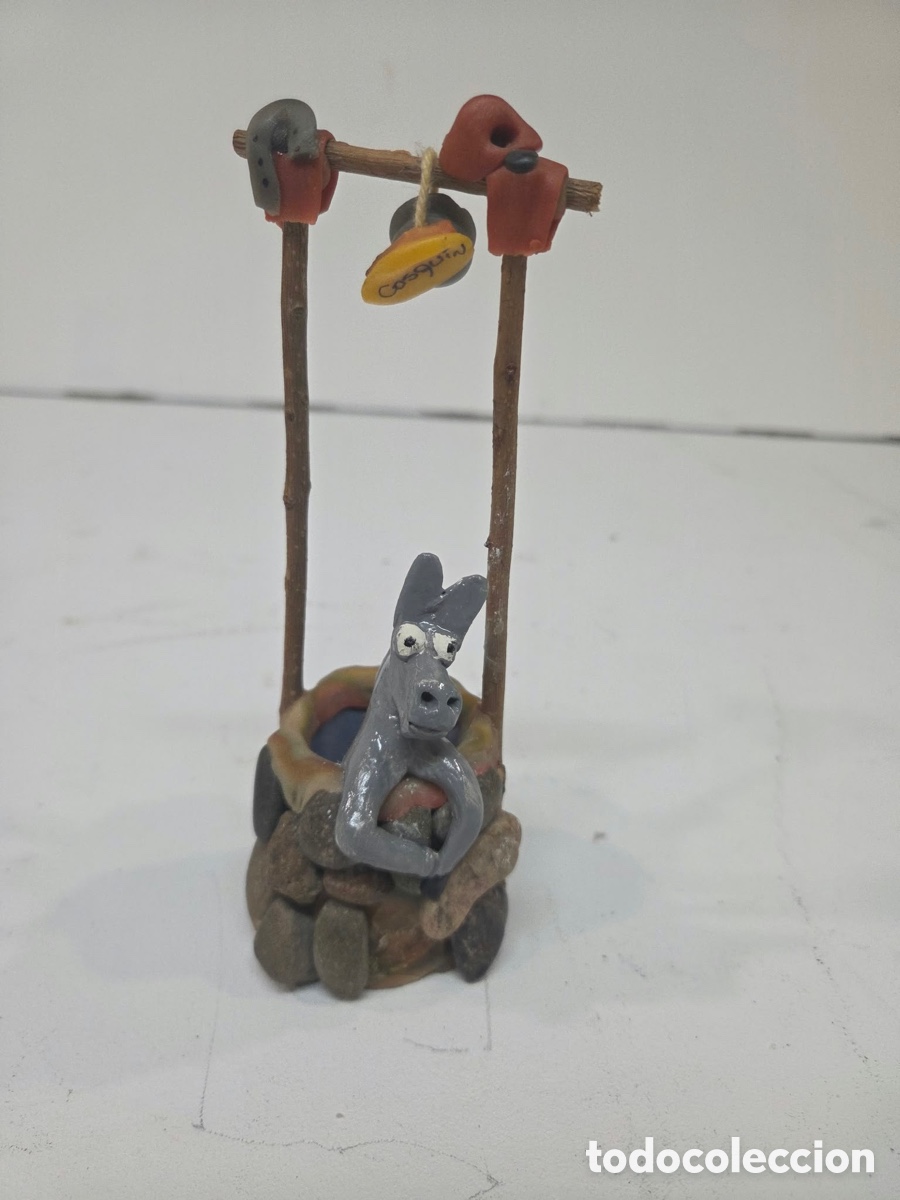 Vintage: Figura Artesanal &rdquo;Burro en el Pozo&rdquo; &ndash; Souvenir de Cosqu&iacute;n (C&oacute;rdoba) - 15 cm
