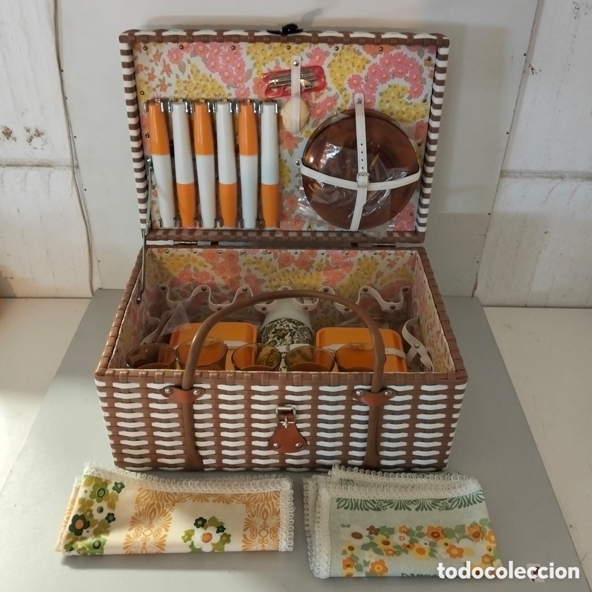 Vintage: maleta o cesta de picnic vintage de los a&ntilde;os 60 o 70