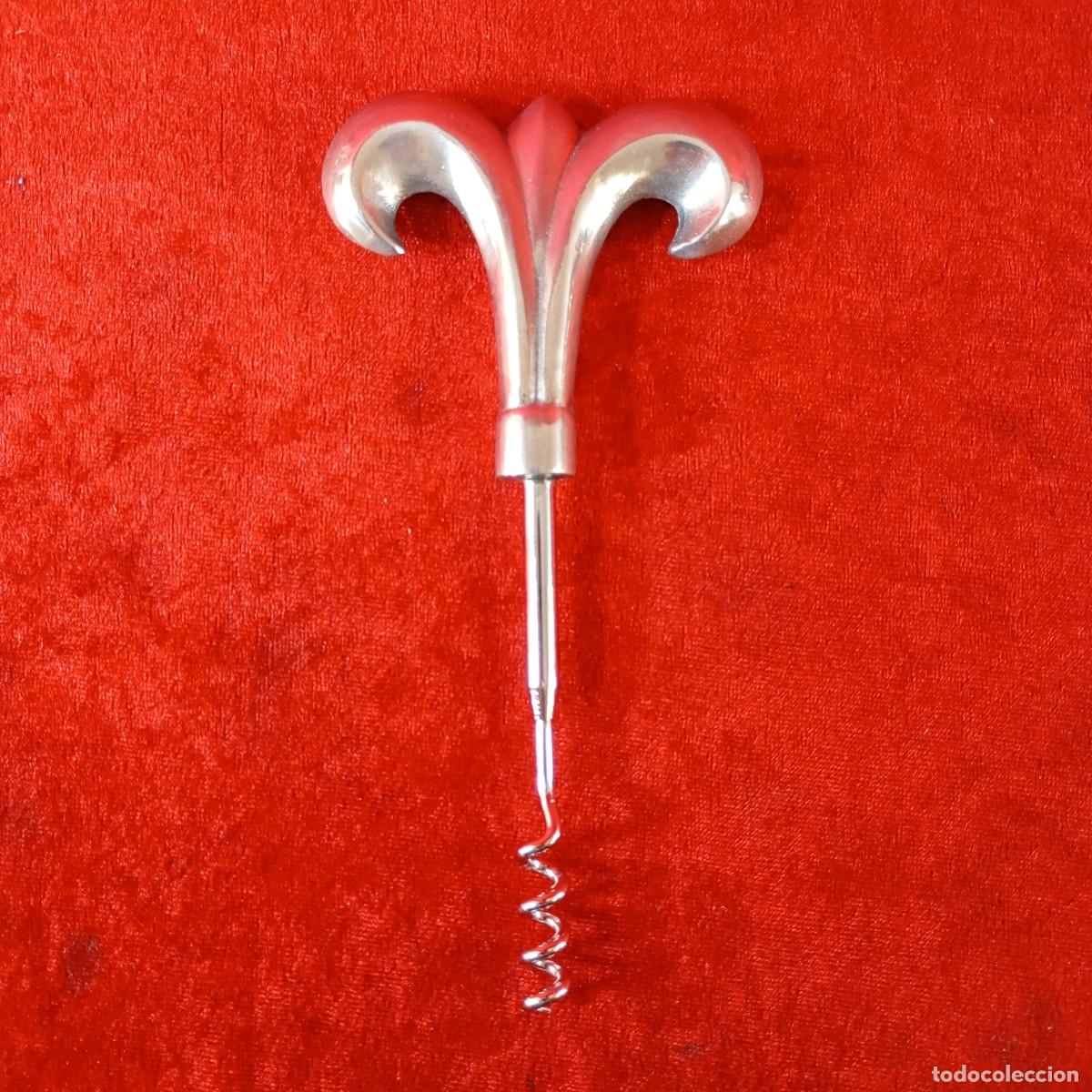 Vintage: SACACORCHOS VINTAGE - DE ALUMINIO FUNDIDO - DISE&Ntilde;O DE FLOR DE LIS - 17 CM DE LARGO