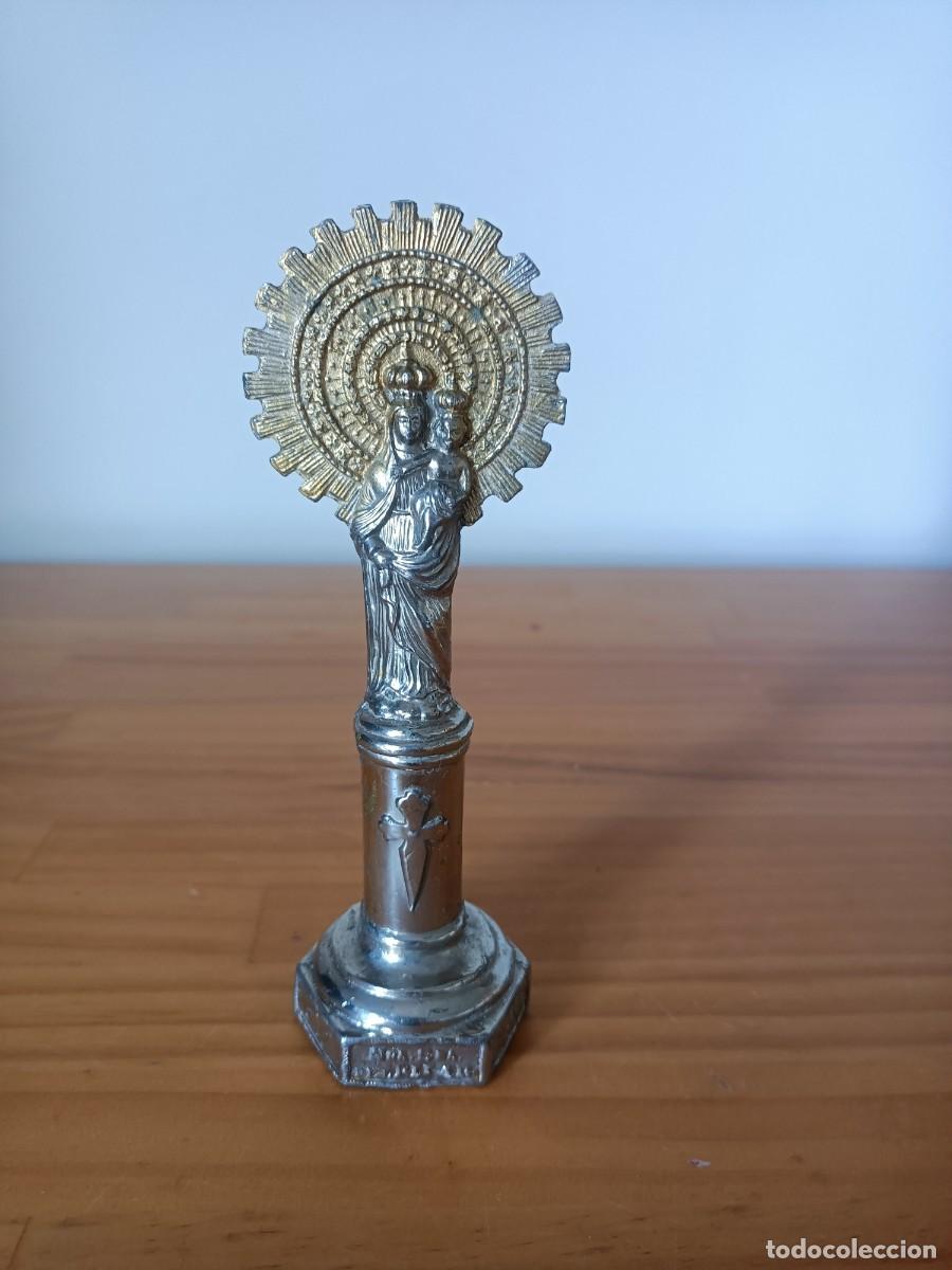 Vintage: Figura religiosa Virgen del Pilar met&aacute;lica plateada vintage