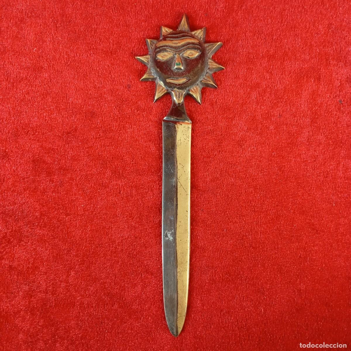 Vintage: ANTIGUO ABRIDOR DE CARTAS EN FORMA DE SOL - FABRICADO EN LAT&Oacute;N - 17 CM DE LARGO