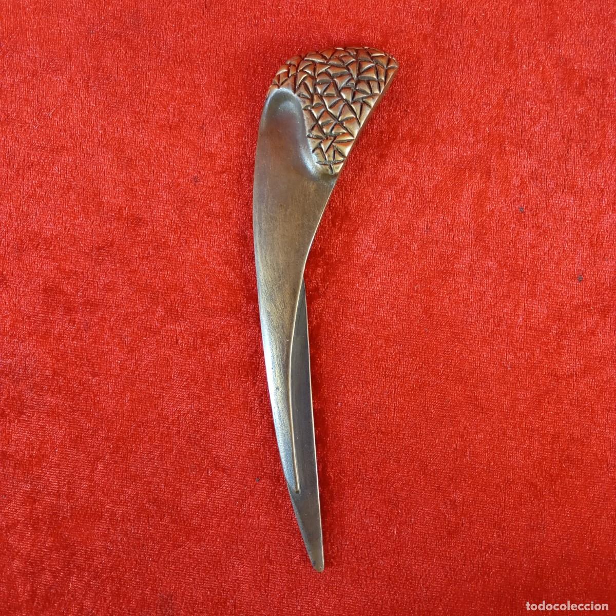 Vintage: ANTIGUO ABRIDOR DE CARTAS EN FORMA DE COLMILLO - FABRICADO EN BRONCE - 17,8 CM DE LARGO
