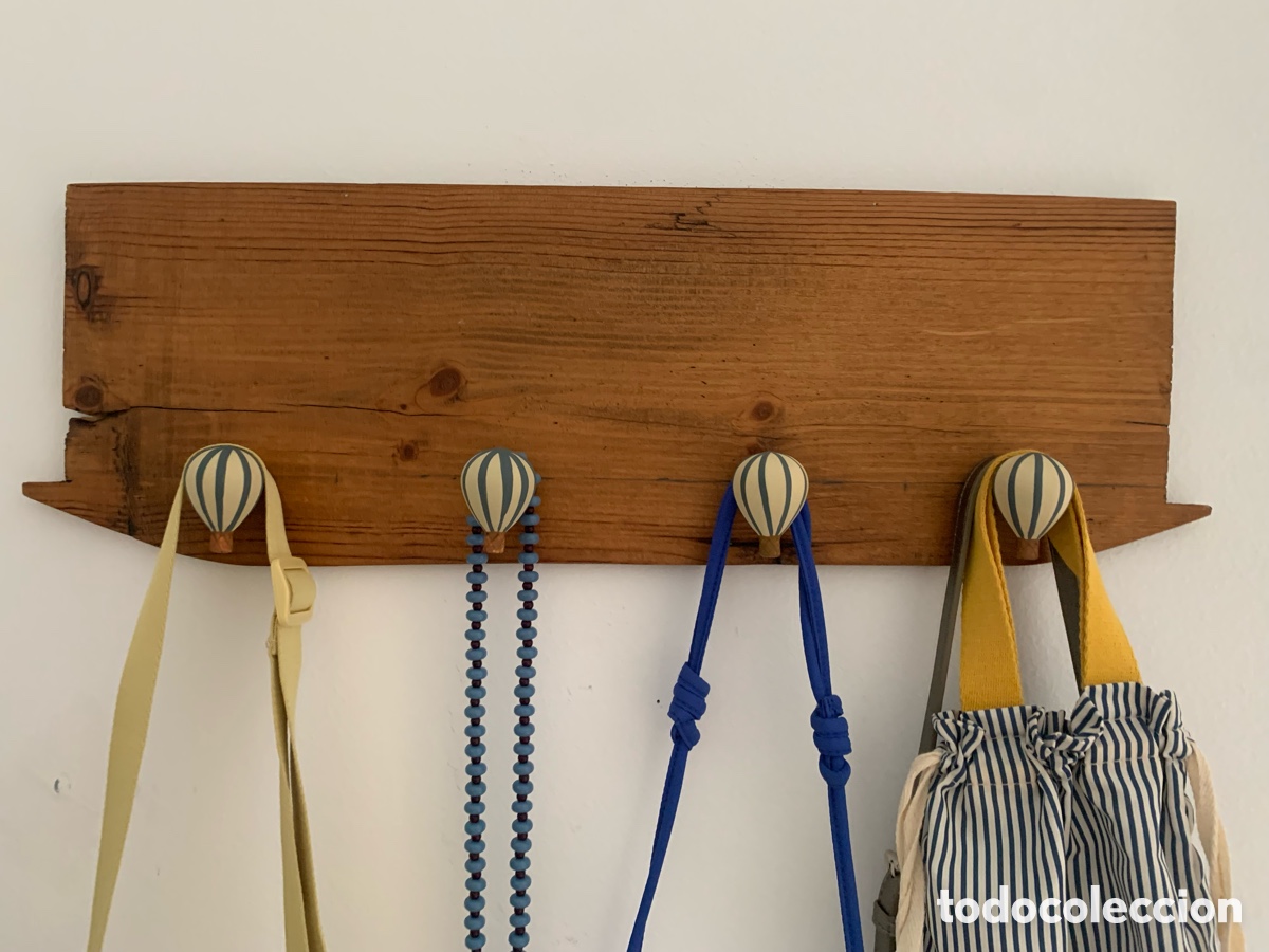 Vintage: Percha madera antigua.