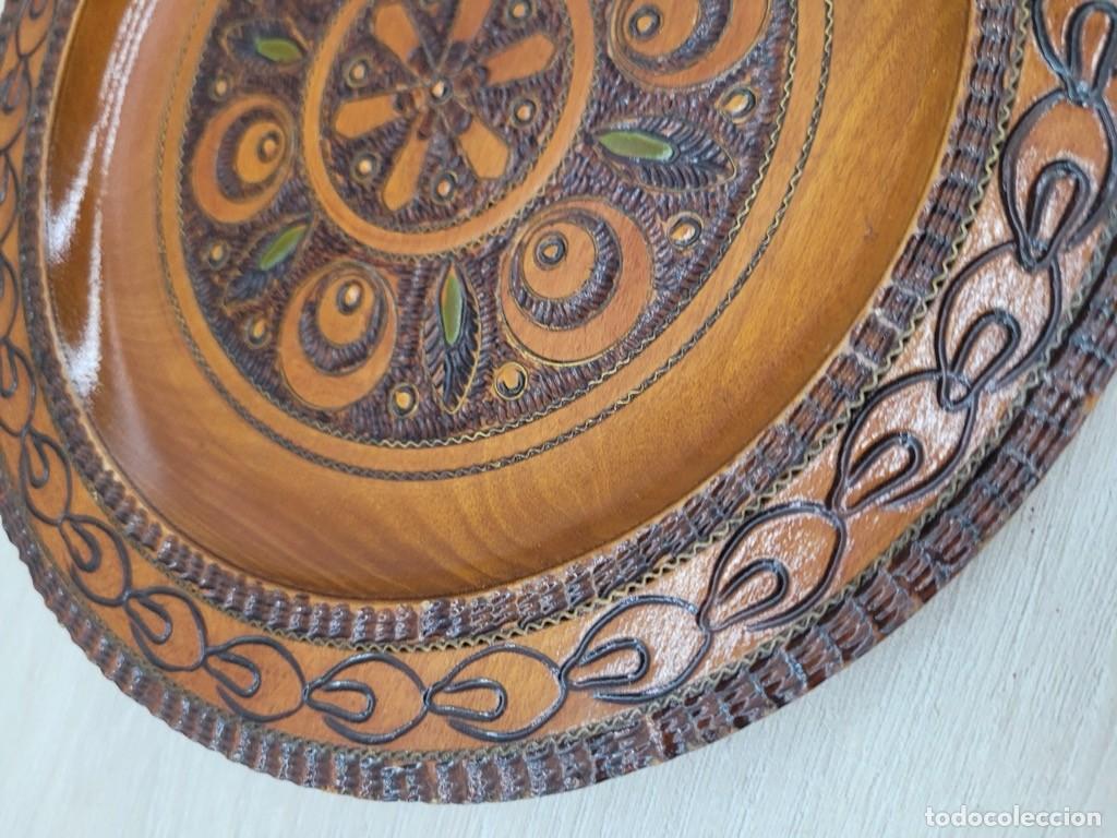 Vintage: PLATO DE MADERA TALLADA - Foto 3