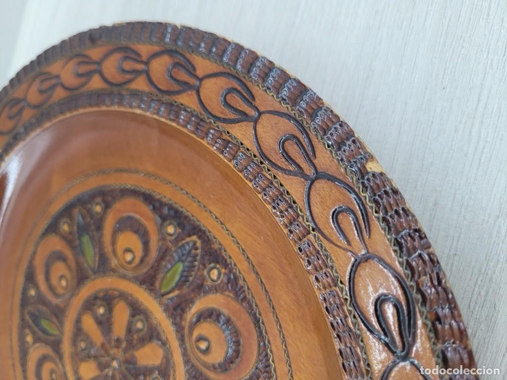 Vintage: PLATO DE MADERA TALLADA - Foto 4