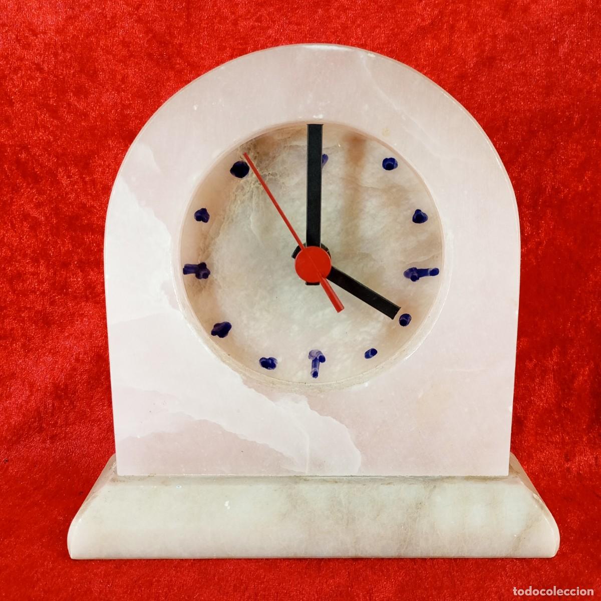 Vintage: ANTIGUO RELOJ DE MESA - FABRICADO EN MARMOL - ESTILO ART D&Eacute;CO - SIGLO XX - 17,5 CM DE ALTURA