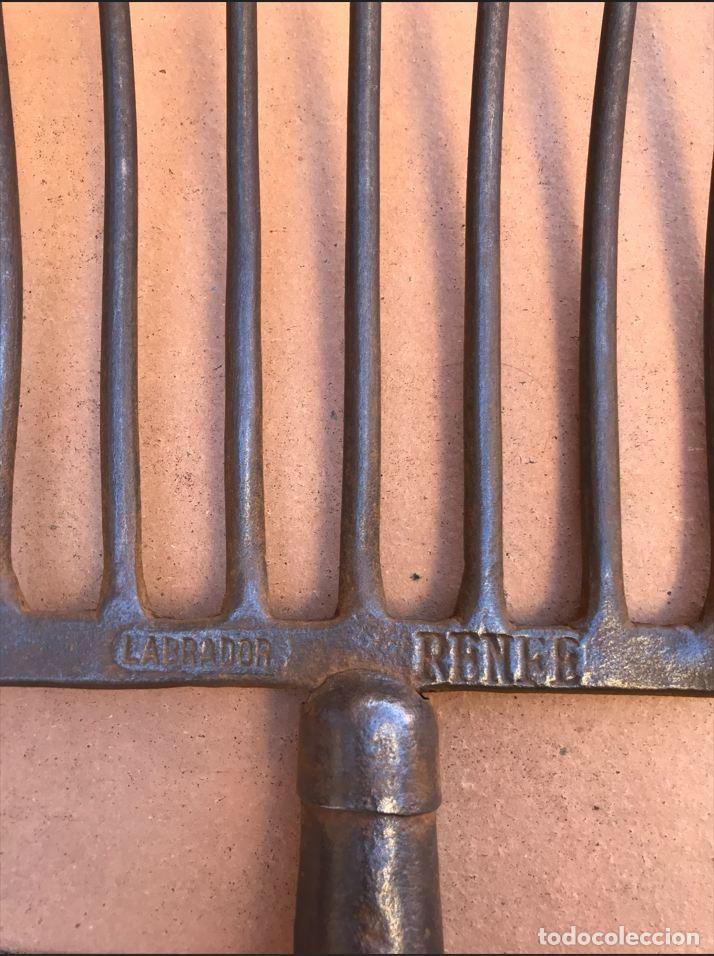 Vintage: Horca o tornadera de hierro y madera - Foto 4
