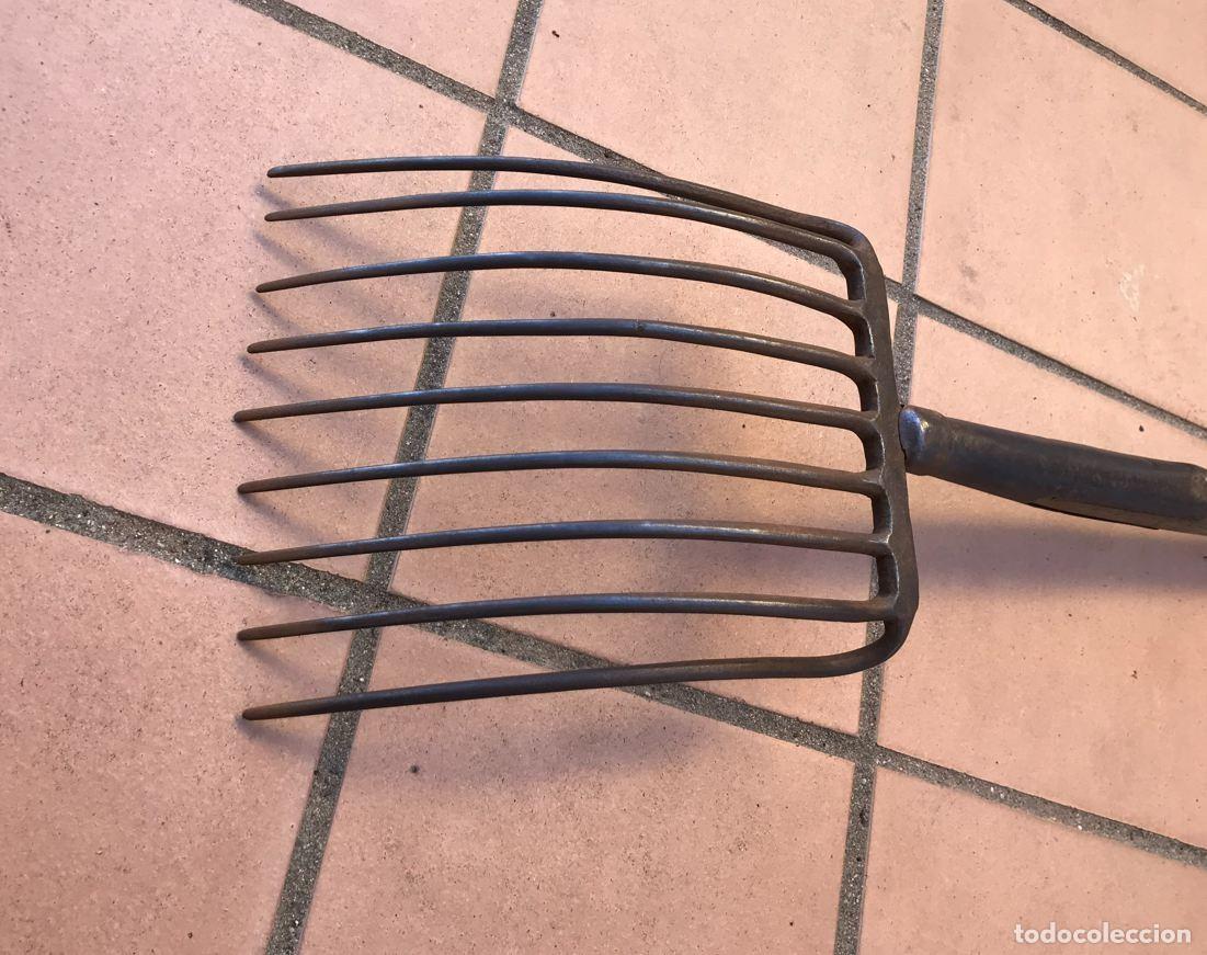 Vintage: Horca o tornadera de hierro y madera - Foto 9