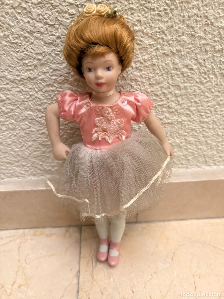 Vintage: Mu&ntilde;eca bailarina vintage con tut&uacute; rosa y zapatillas de ballet &ndash; colecci&oacute;n