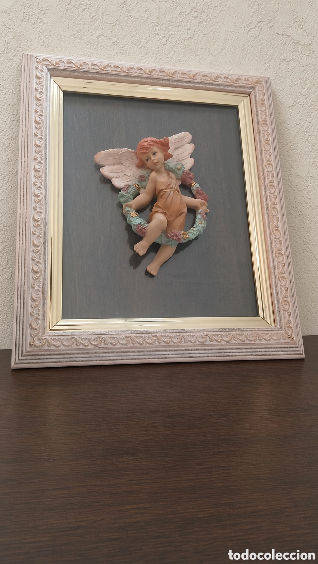 Vintage: Espejo Decorativo con Figura de &Aacute;ngel y Marco de Caj&oacute;n Profundo -36&times;31 cm.
