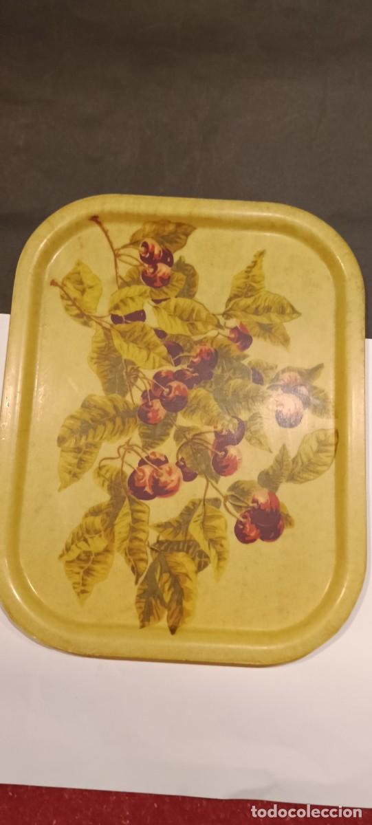 Vintage: BANDEJA VINTAGE RECTANGULAR DE MELAMINA CON ILUSTRACION BOTANICA DE CEREZAS A&Ntilde;OS 70