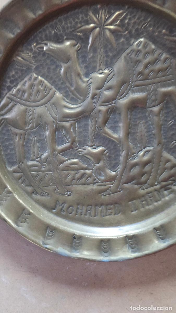 Vintage: plato antiguo de metal - Foto 3