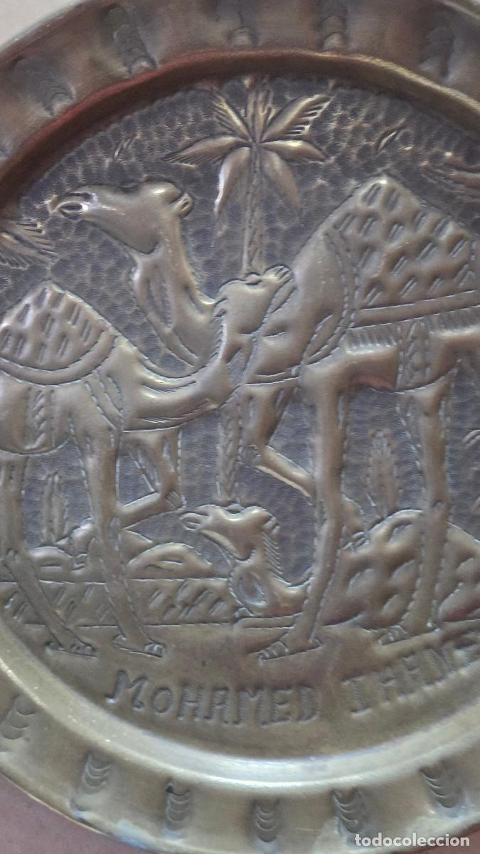 Vintage: plato antiguo de metal - Foto 4