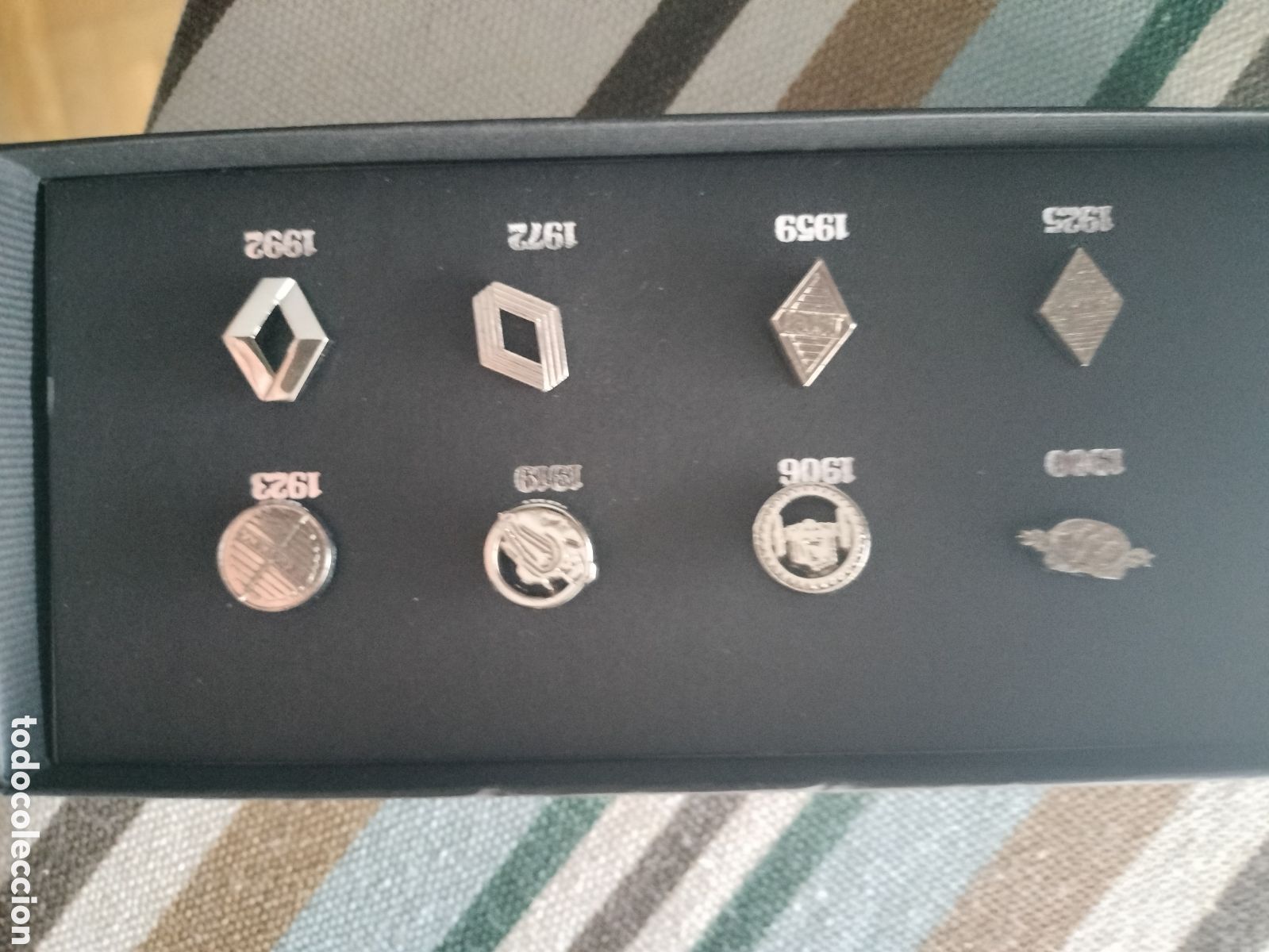 Vintage: Pins met&aacute;licos logos Renault estuche tal cual